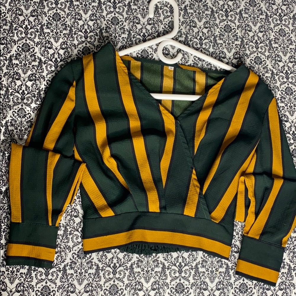 Cute crop top lose blouse